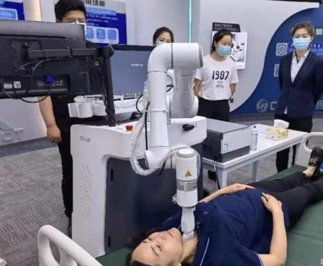 5G超声机器人 隔空远程问诊，智能医疗新时代