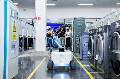 智能制造新纪元 美的智能体工厂获世界纪录认证，引领机器人研发范式跃迁